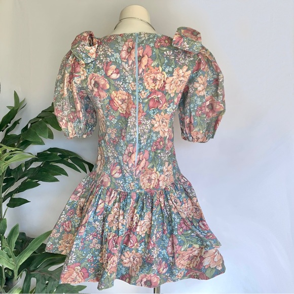 v i n t a g e :: Fairycore Babydoll Puff Sleeve Bow Whimsy Floral Mini Dress - Picture 10 of 13